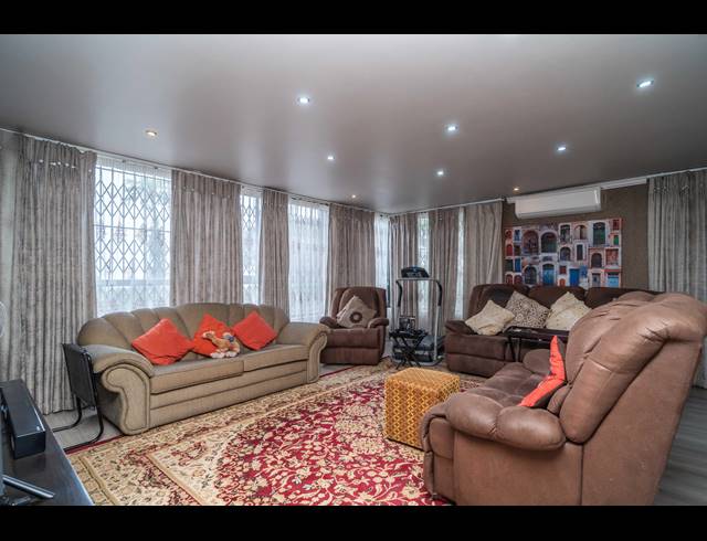 5 BEDROOM HOUSE FOR SALE IN WESTVILLE